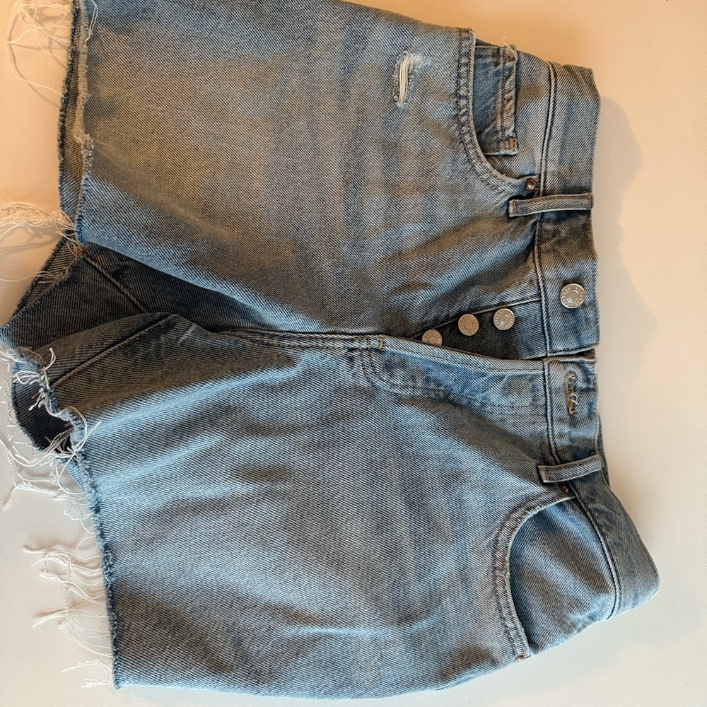 Express 4in Inseam Mid-Rise Rigid Jean Shorts